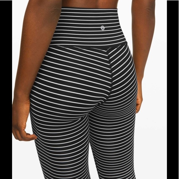 Lululemon Wunder Under High-Rise Tight *Luxtreme 25”
Parallel Stripe Black - Picture 3 of 16
